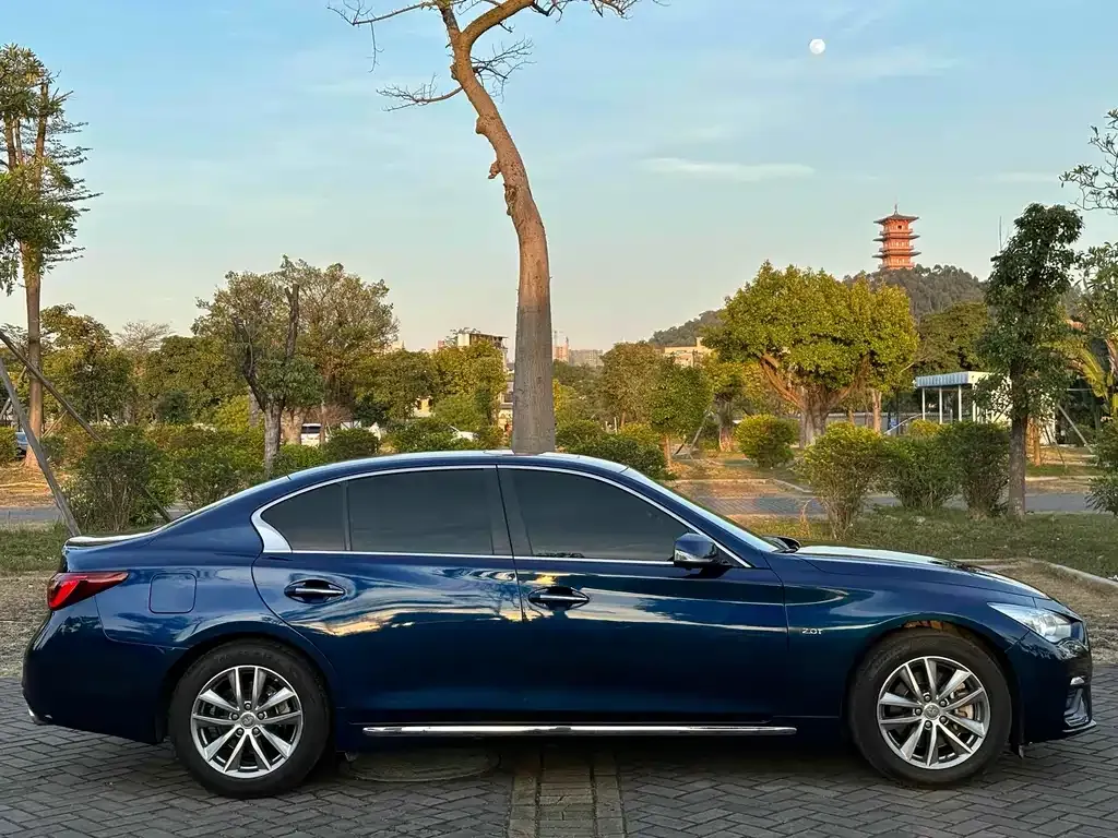 Infiniti Q50L 2021 из CN, фото 4