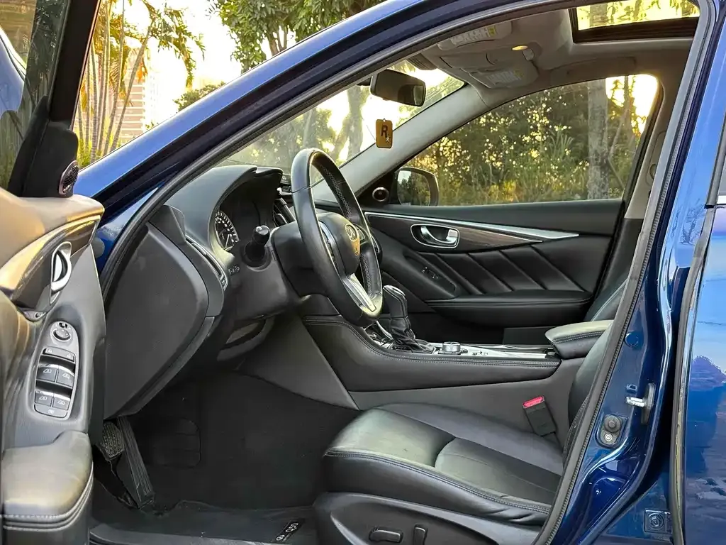 Infiniti Q50L 2021 из CN, фото 9