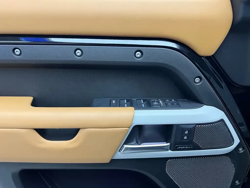 Land Rover Defender 2024 из CN, фото 6