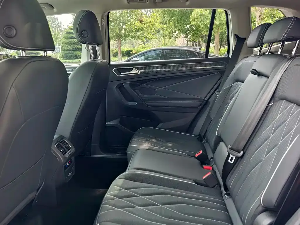 [object Object] Tiguan L 2023 из CN, фото 7