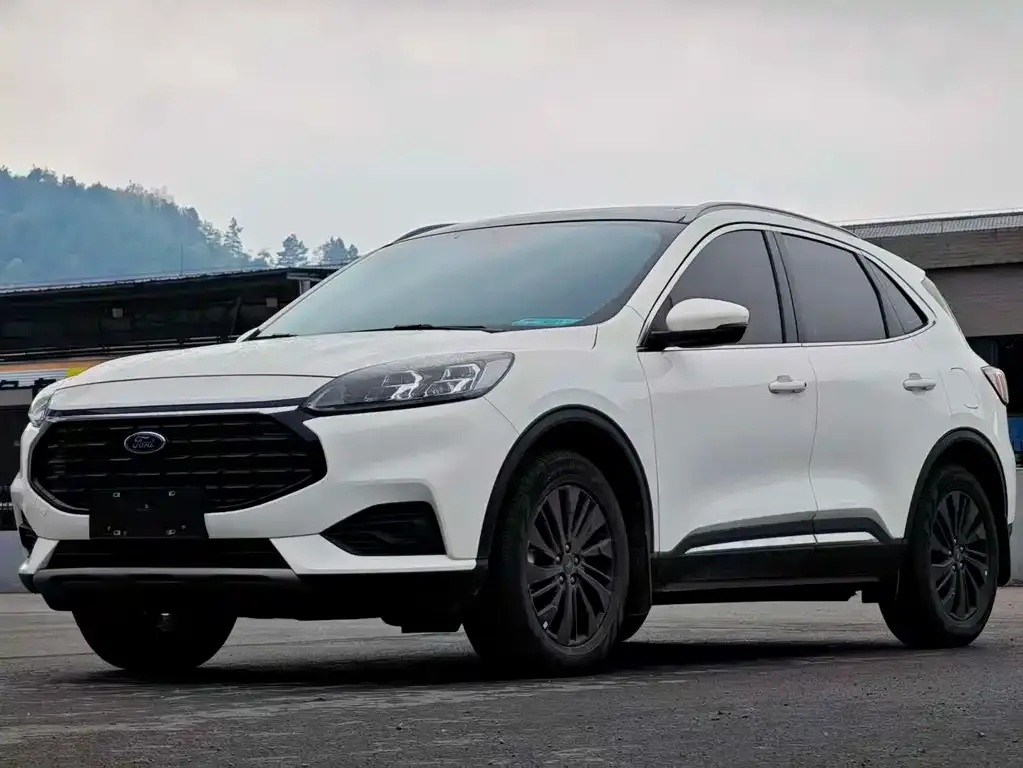 Ford Escape 2024 из CN, фото 1