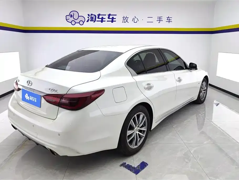 Infiniti Q50L 2023 из CN, фото 3