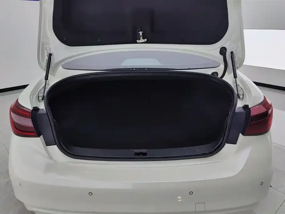 Infiniti Q50L 2023 из CN, фото 4