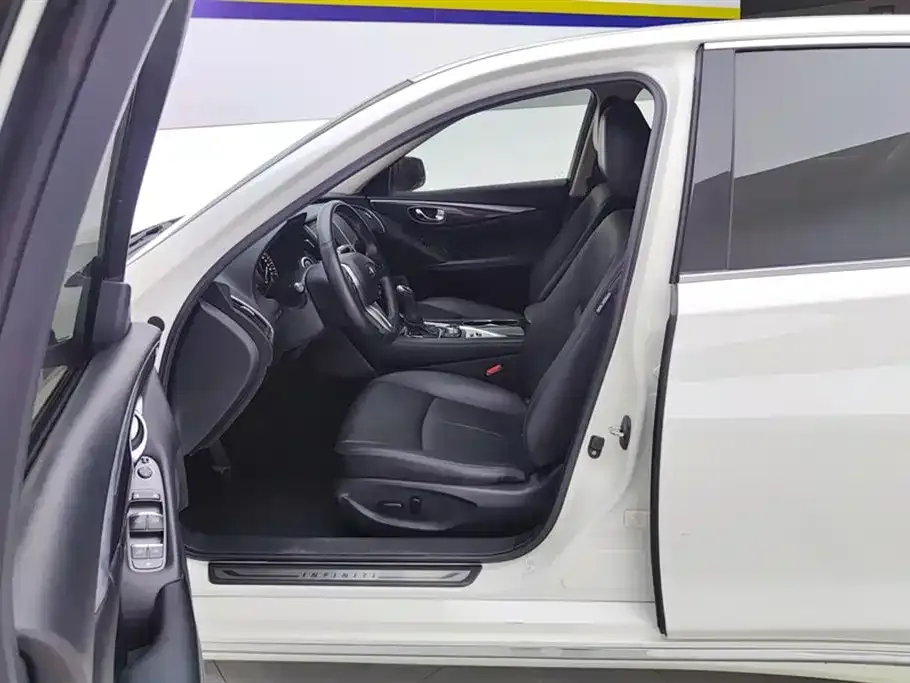 Infiniti Q50L 2023 из CN, фото 9