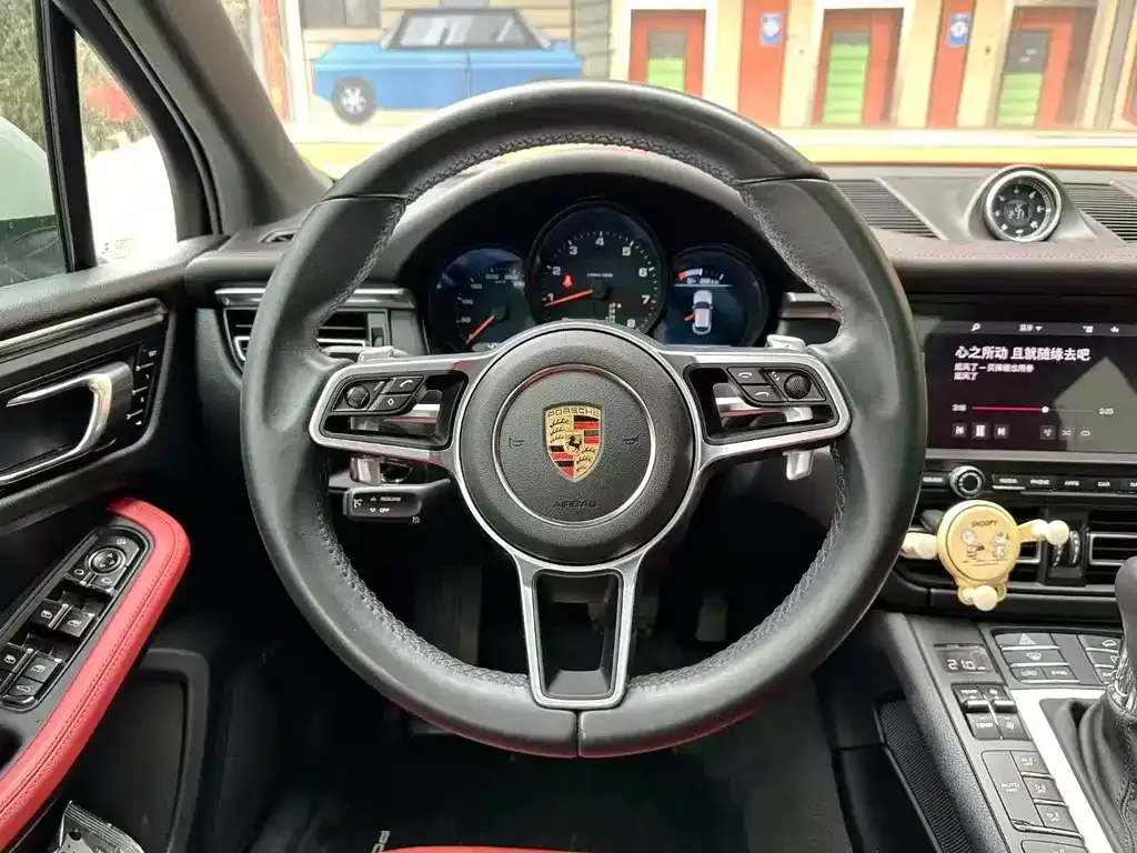 Porsche Macan — фото 6