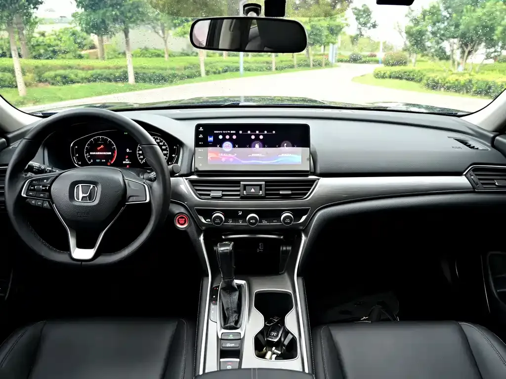 Honda Accord — фото 7
