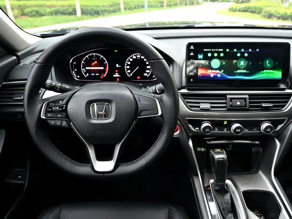 Honda Accord — фото 9