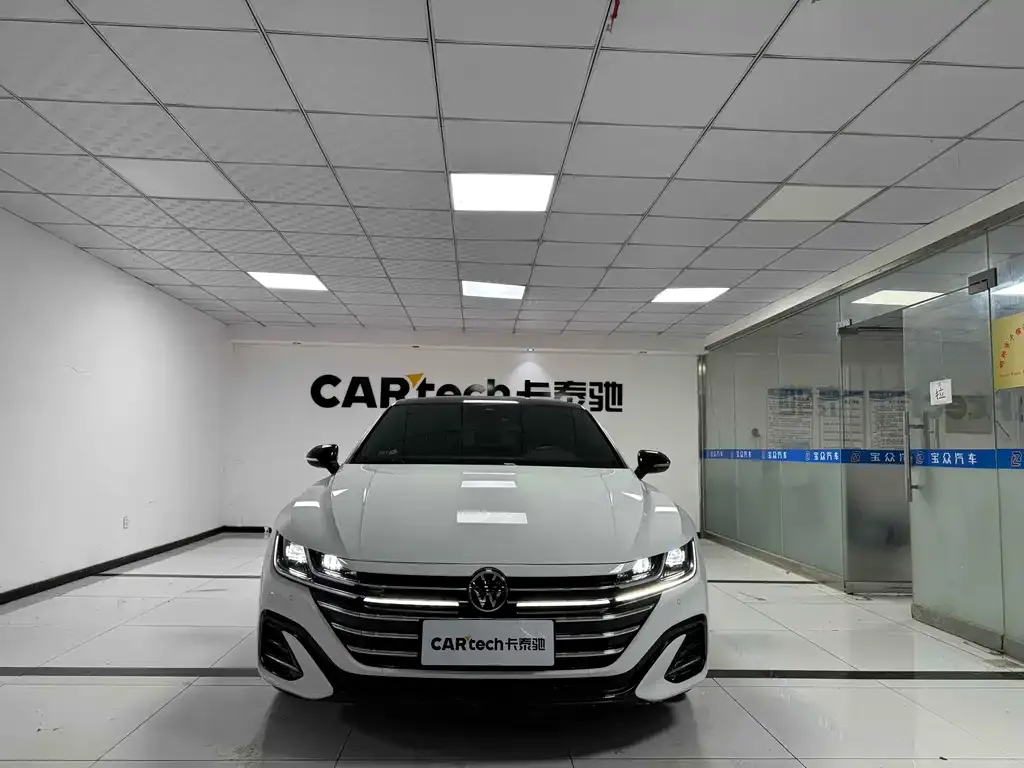 Volkswagen CC 2024 из CN, фото 2