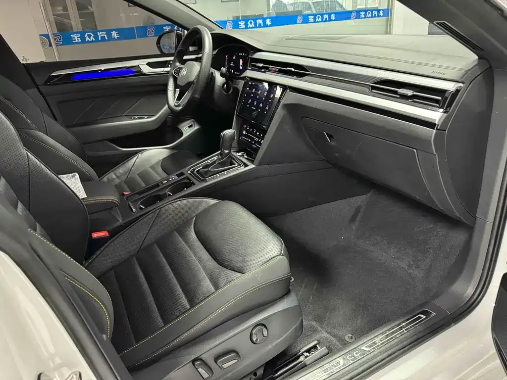 Volkswagen CC 2024 из CN, фото 6