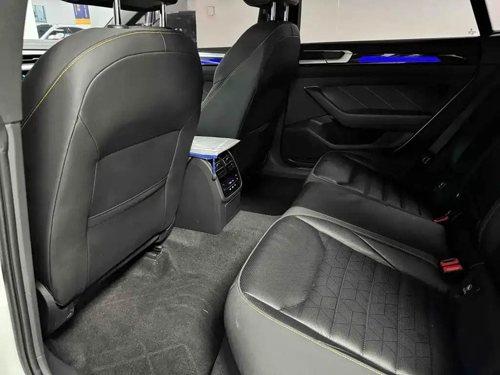 Volkswagen CC 2024 из CN, фото 7