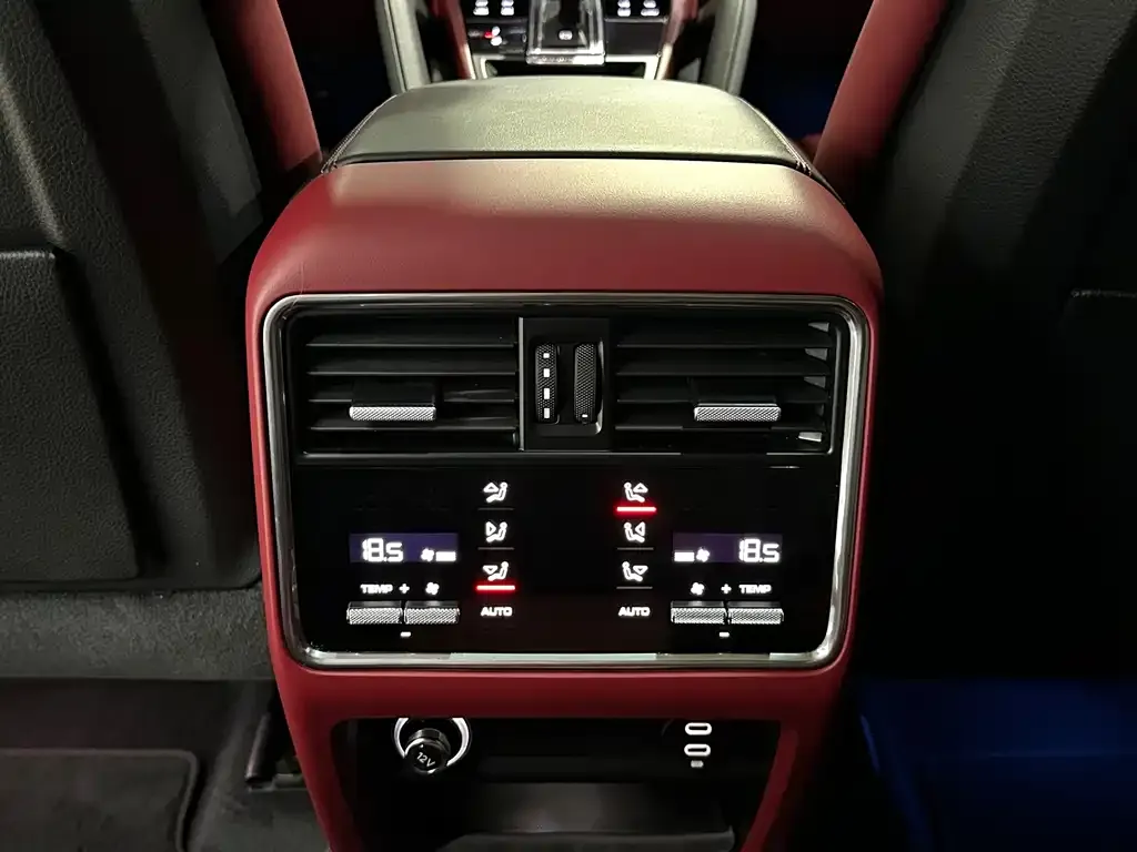 Porsche Cayenne 2023 из CN, фото 10