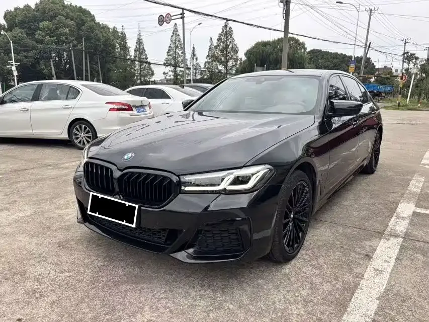 BMW 5 Series — фото 1