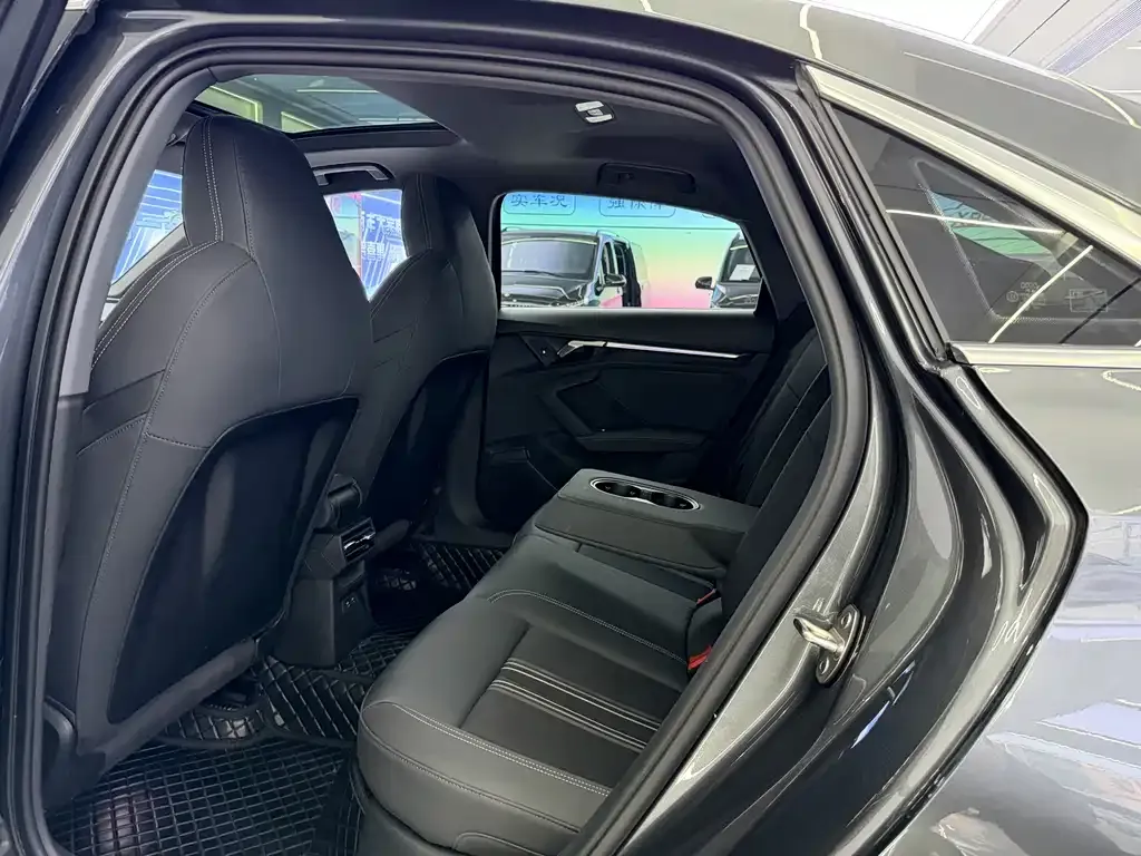 Audi A3 2024 из CN, фото 7
