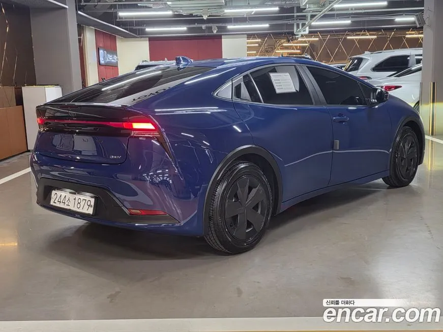 Toyota Prius 2024 из KR, фото 3