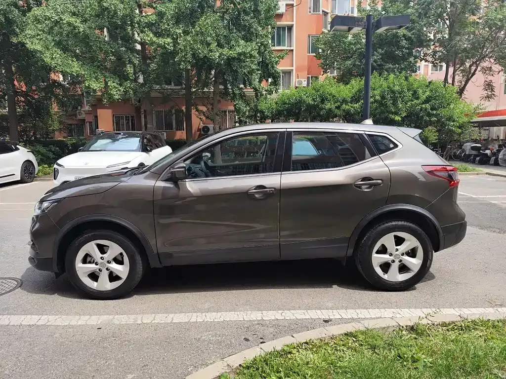 Nissan Qashqai 2022 из CN, фото 2
