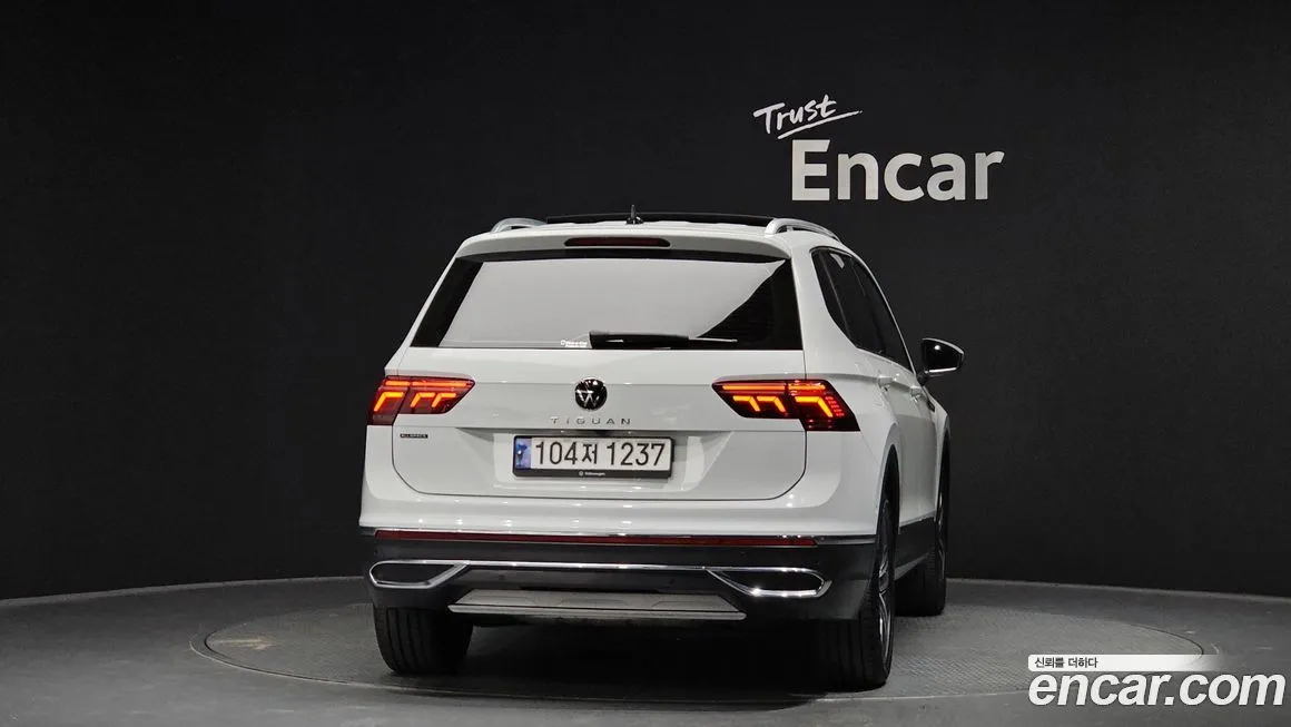 Volkswagen Tiguan — фото 4