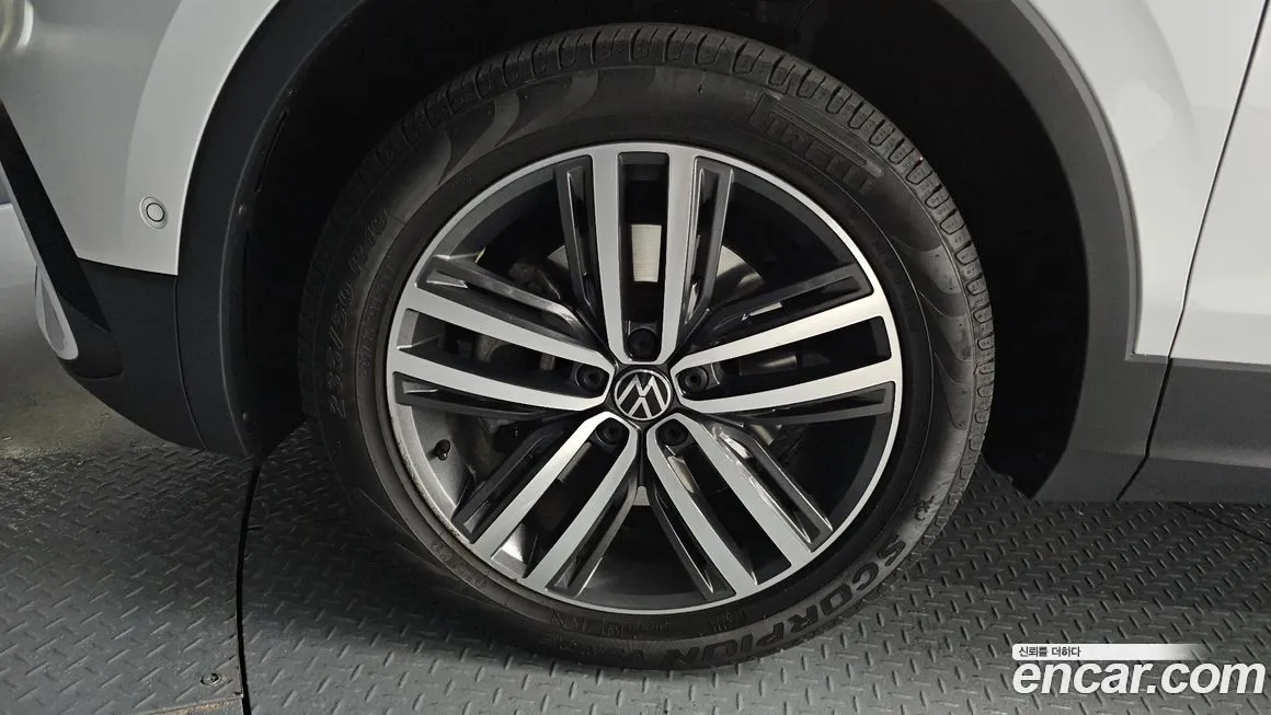 Volkswagen Tiguan — фото 5