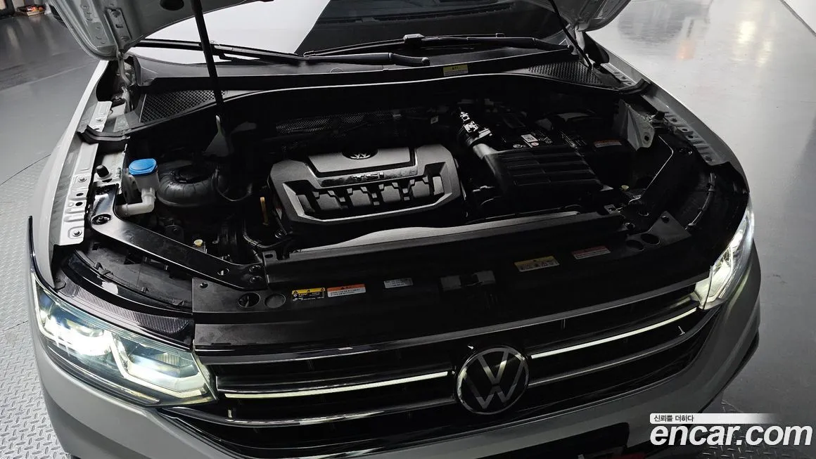 Volkswagen Tiguan — фото 6