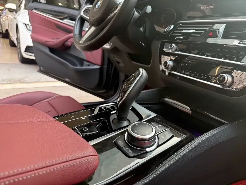 BMW 5 Series — фото 10