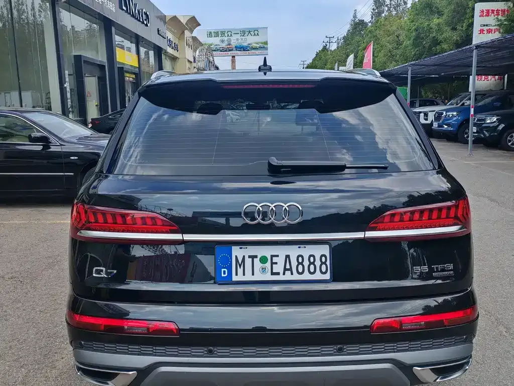 Audi Q7 — фото 6