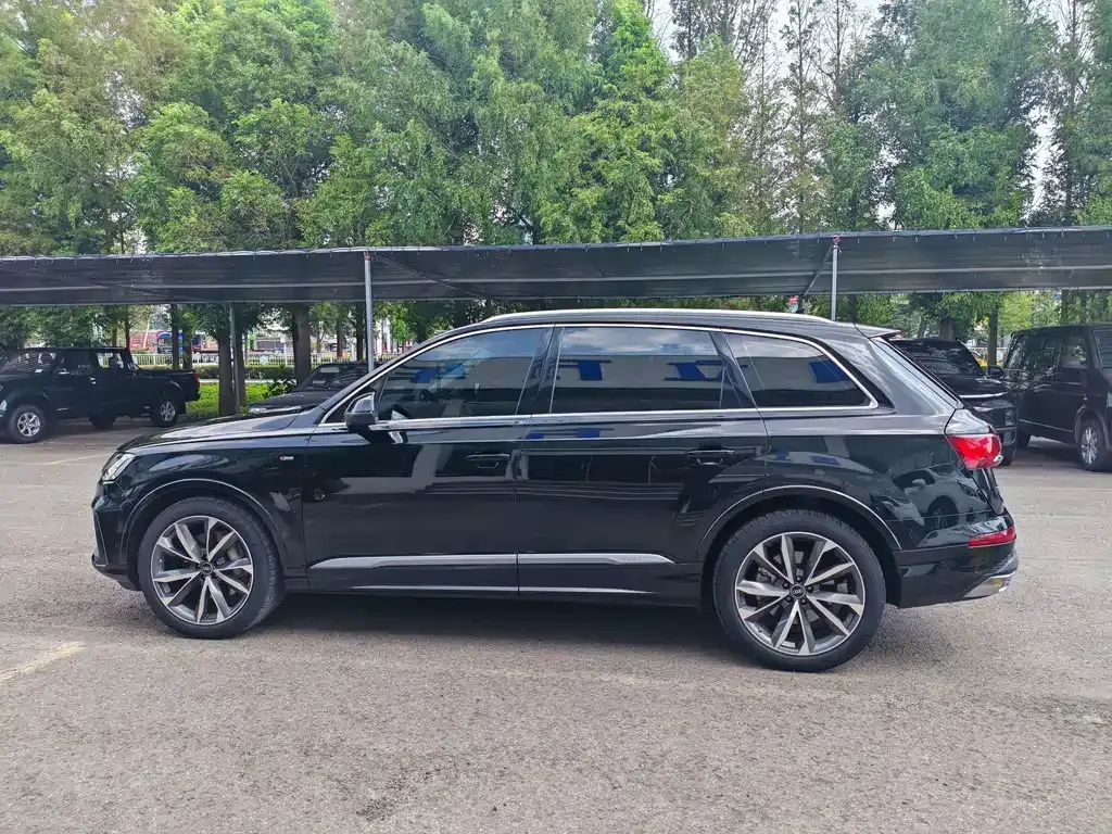 Audi Q7 — фото 7