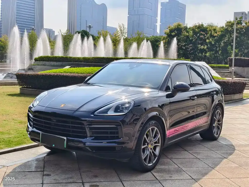 Porsche Cayenne Hybrid 2023 из CN, фото 1