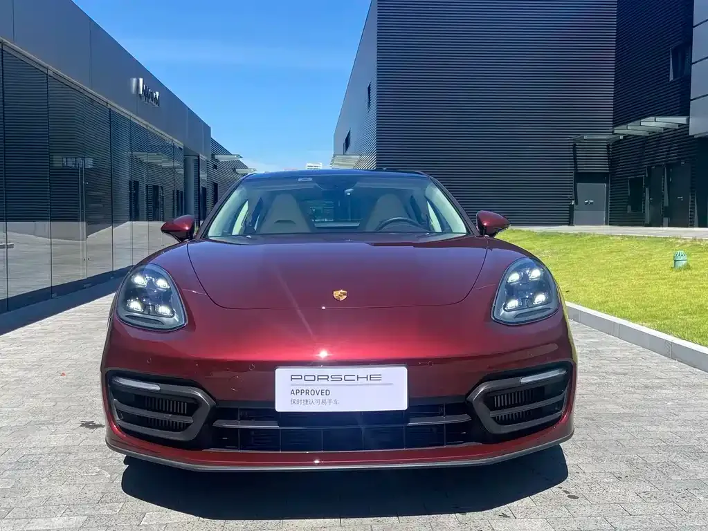 Porsche Panamera — фото 1