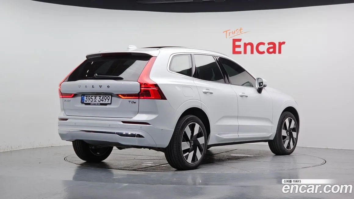 Volvo XC60 — фото 2