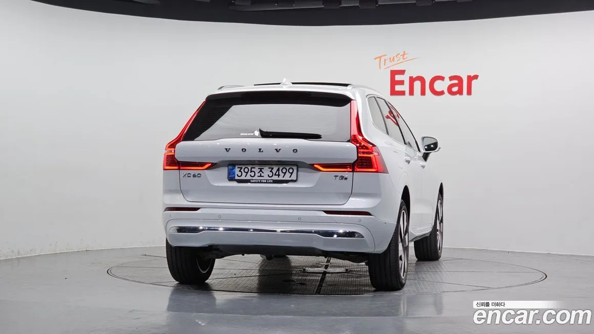 Volvo XC60 — фото 4