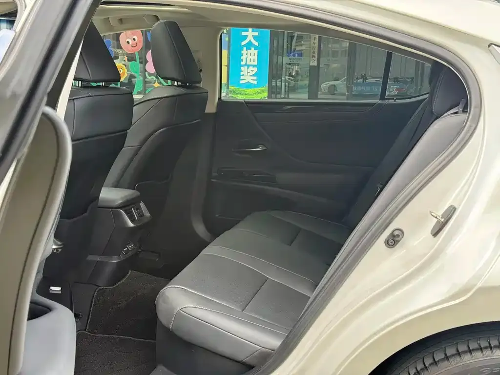 Lexus ES 2024 из CN, фото 6