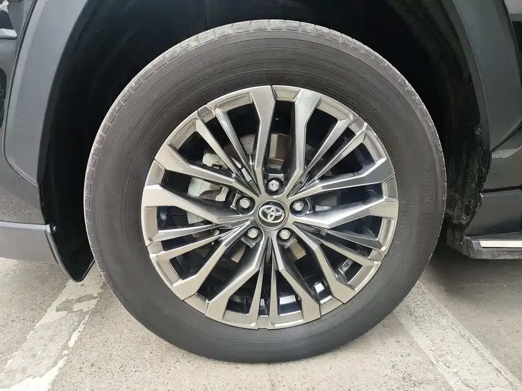 Toyota Wildlander 2023 из CN, фото 9