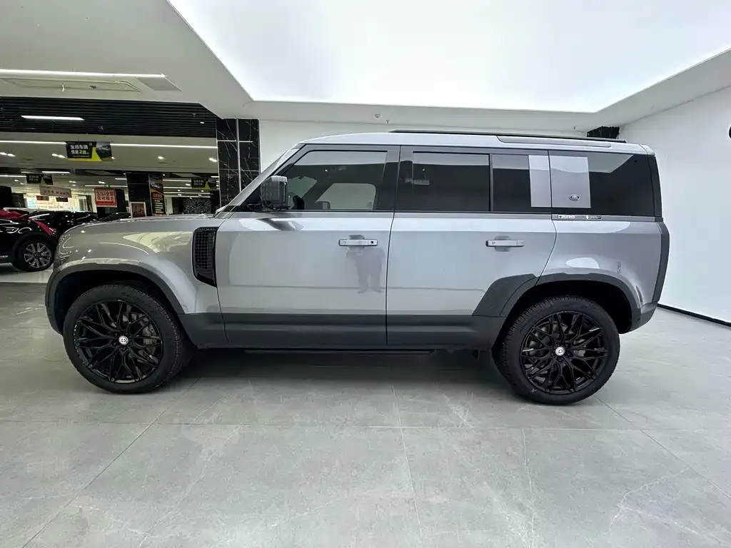 Land Rover Defender — фото 8