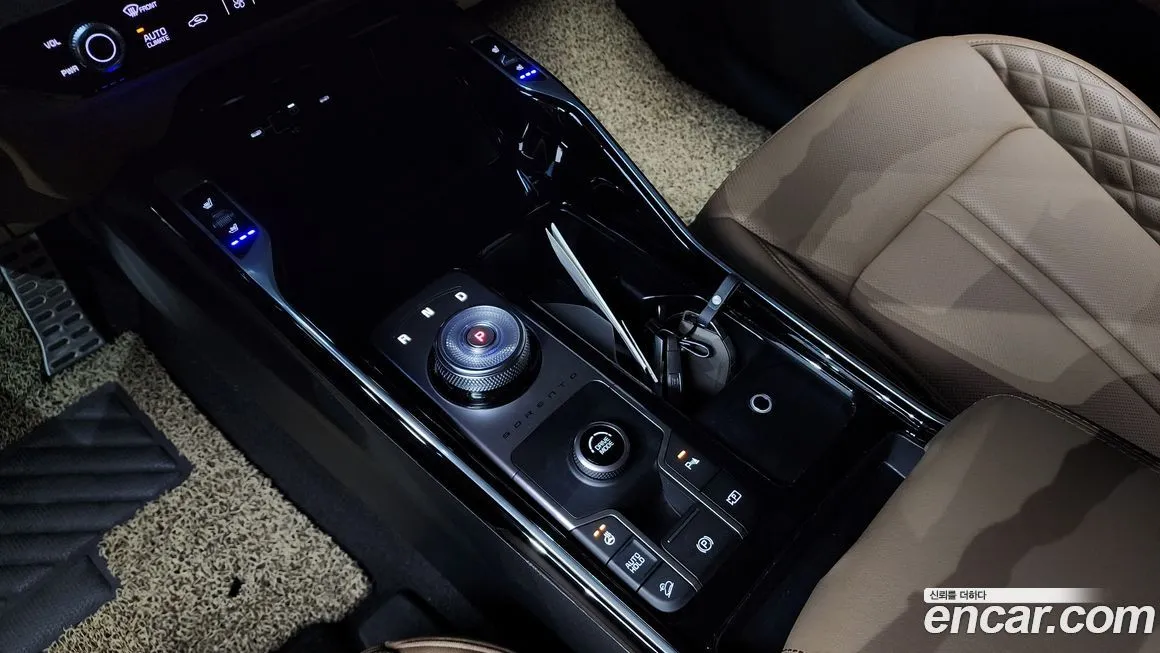 Kia Sorento — фото 9