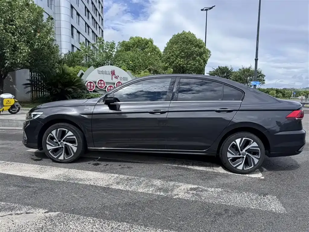 Volkswagen Bora 2023 из CN, фото 8