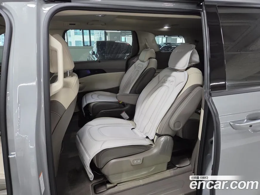 Kia Carnival — фото 10
