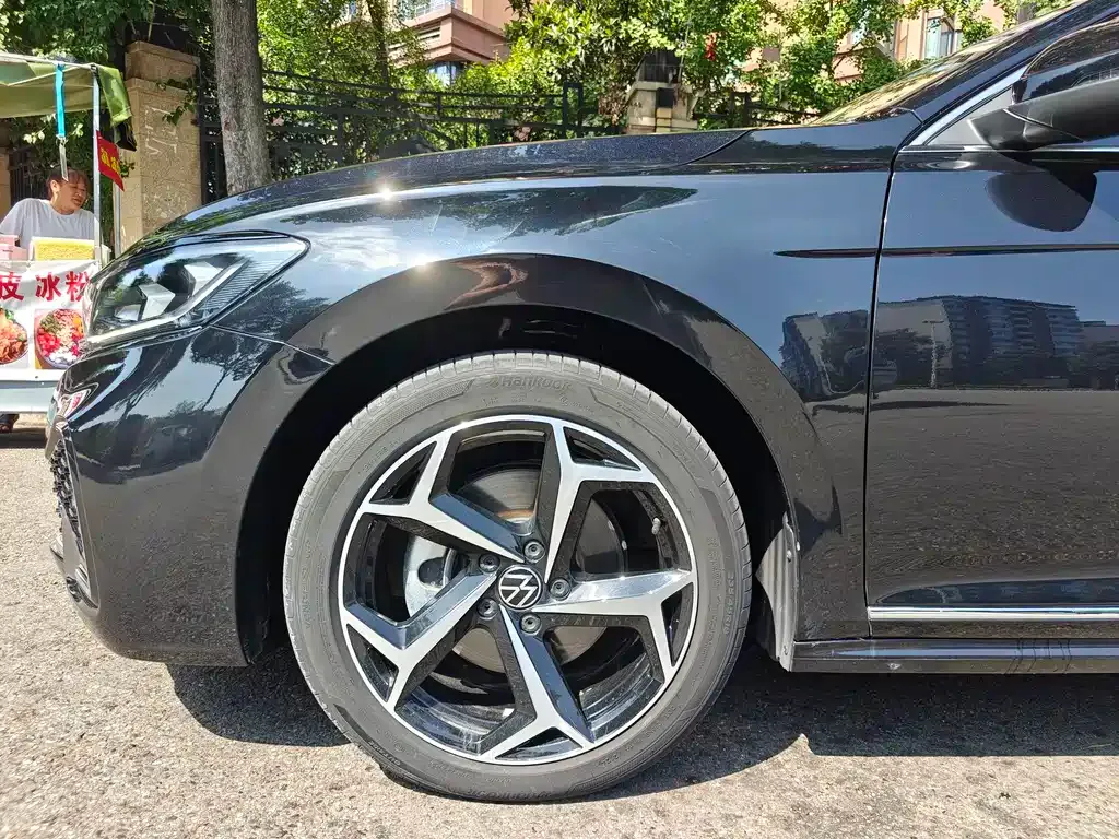 Volkswagen Passat 2024 из CN, фото 7