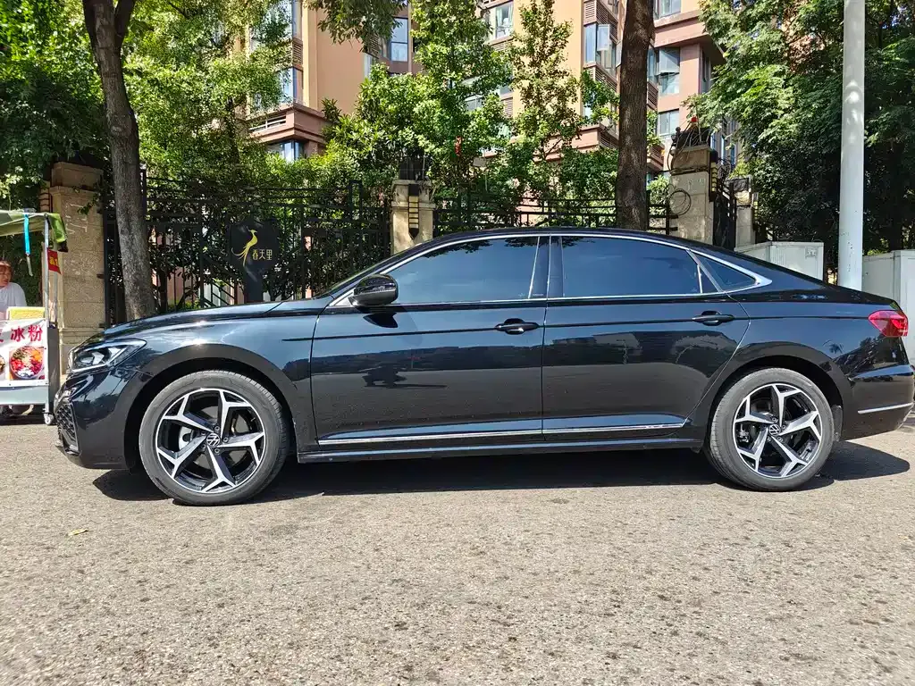 Volkswagen Passat 2024 из CN, фото 8