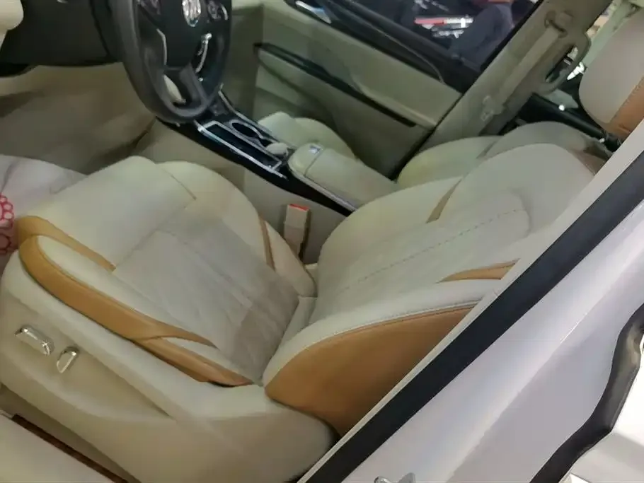 Buick GL8 2021 из CN, фото 9