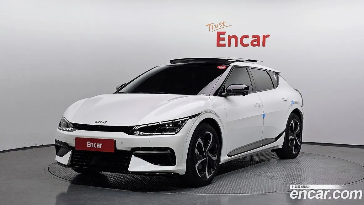 Kia EV6 — фото 1