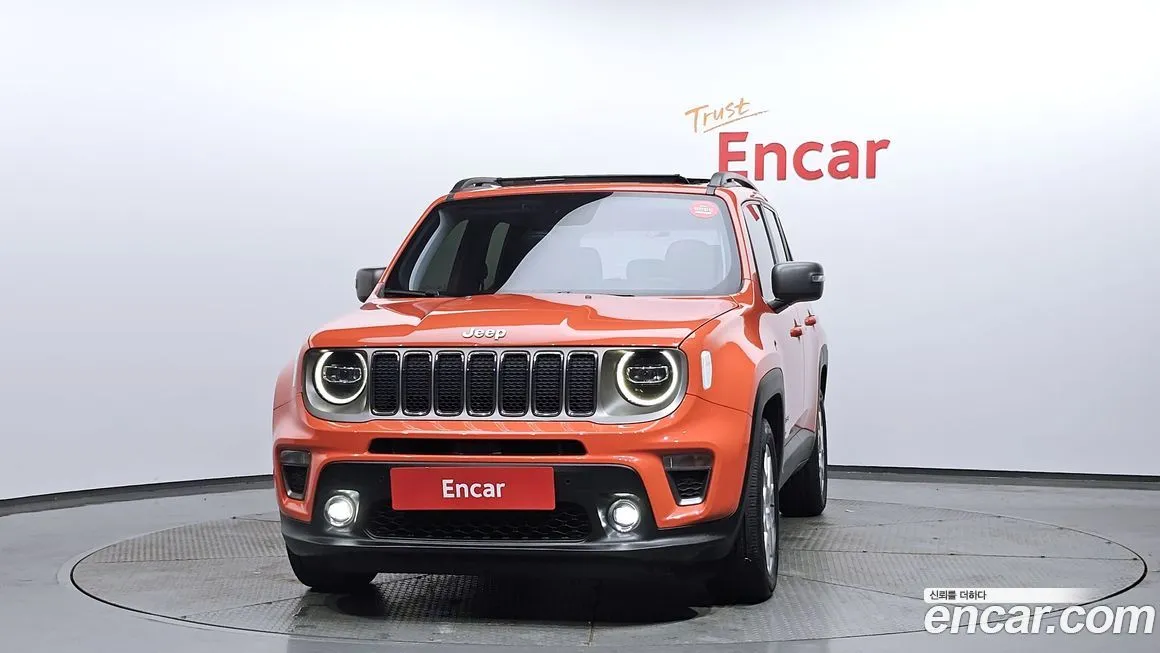 Jeep Renegade — фото 3