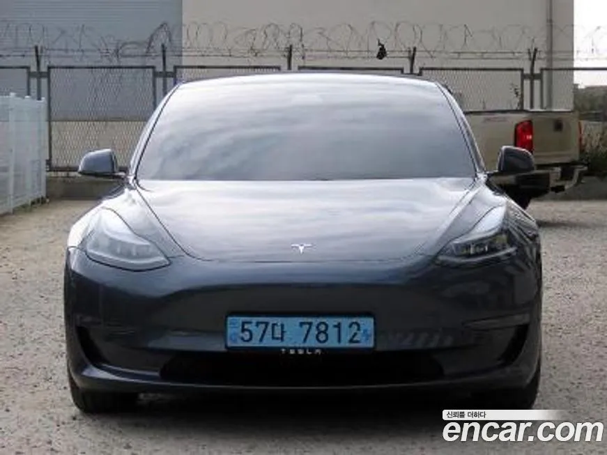 Tesla Model 3 — фото 3