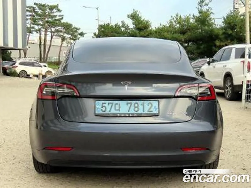 Tesla Model 3 — фото 4