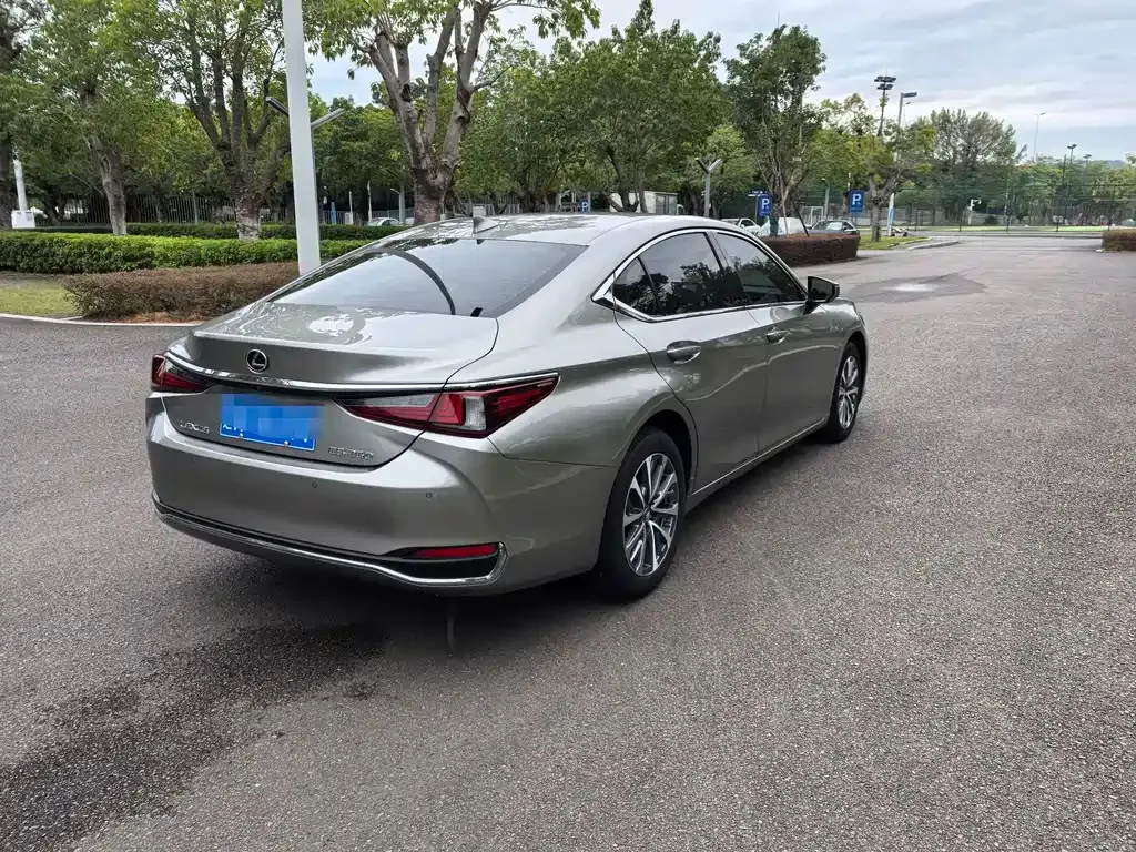 Lexus ES 2023 из CN, фото 4