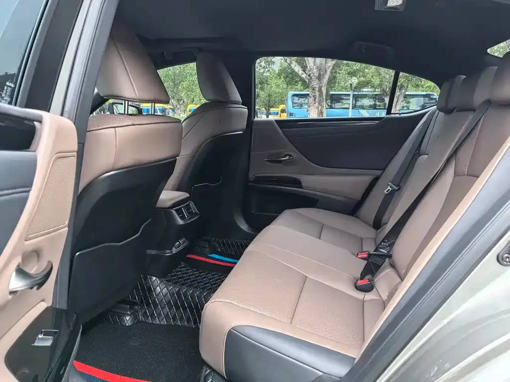 Lexus ES 2023 из CN, фото 8