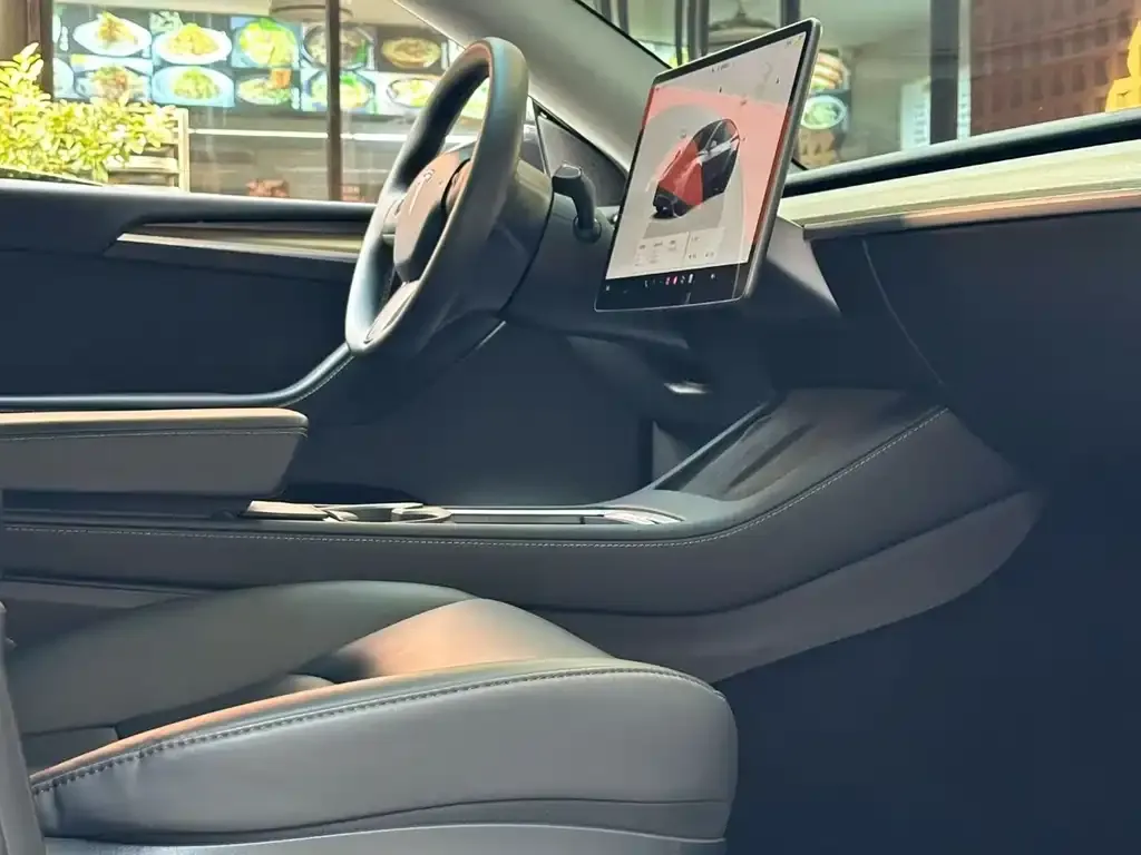 Tesla Model Y 2023 из CN, фото 3