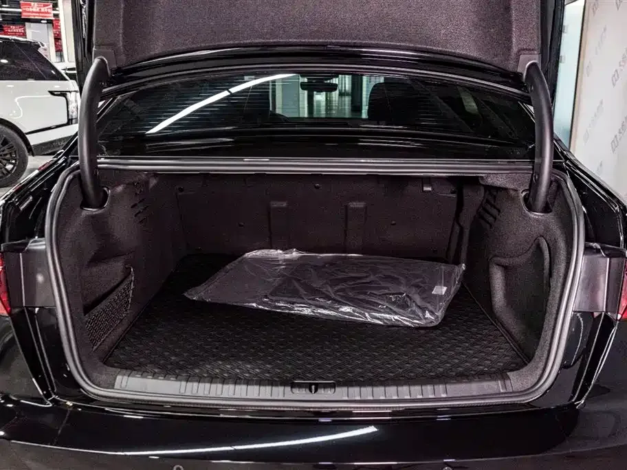 Audi A6L 2024 из CN, фото 6
