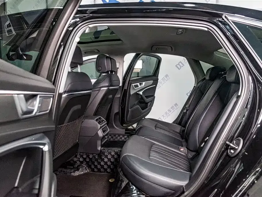 Audi A6L 2024 из CN, фото 9