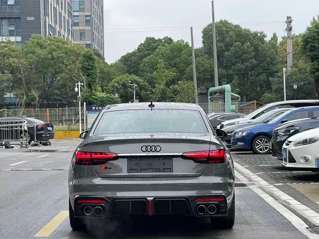 Audi S4 2023 из CN, фото 4