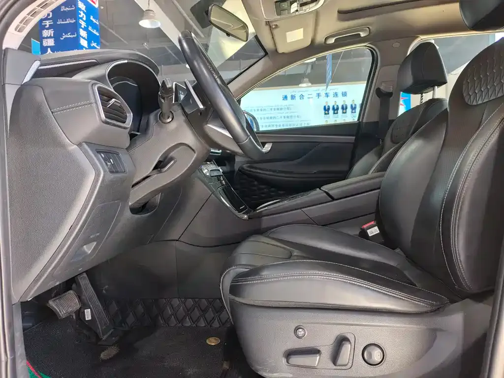 Hyundai Santa Fe — фото 4