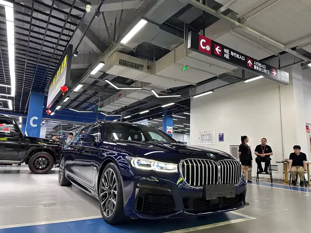 BMW 7 Series 2022 из CN, фото 3